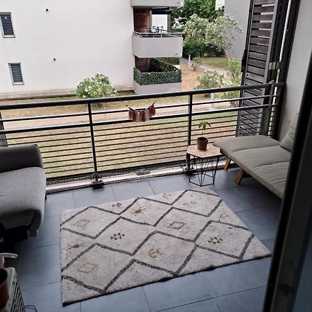 Appartement T2 Avec Terrasse, 5 Min De La Plage Fréjus Buitenkant foto